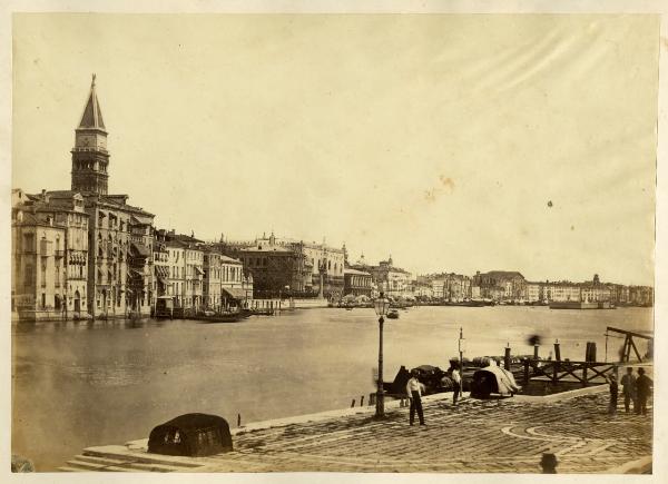 Venezia - Punta della Dogana - Veduta della Riva degli Schiavoni