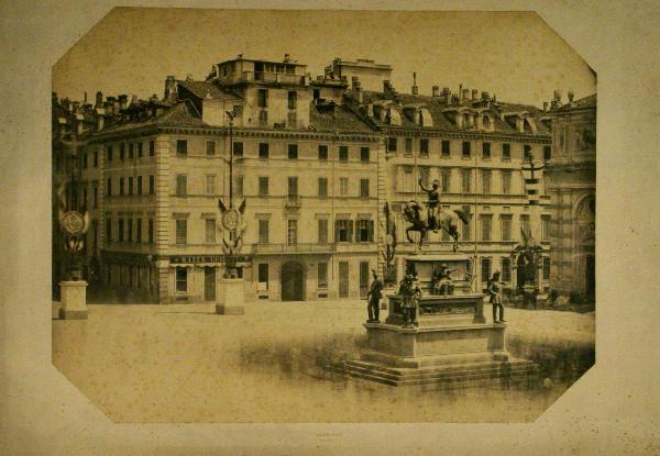 Scultura - Bronzo - Monumento equestre a re Carlo Alberto di Savoia - 1856-1860 - Carlo Marocchetti - Torino - Piazza Carlo Alberto