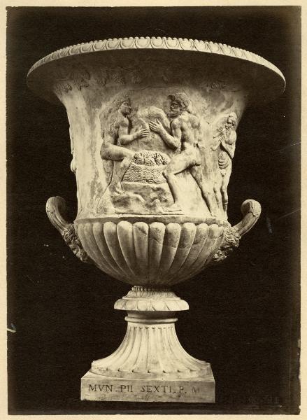 Scultura - Vaso - Marmo - Roma - Città del Vaticano - Museo Pio Clementino - Galleria dei Candelabri