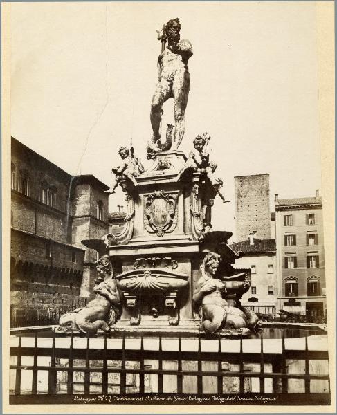 Scultura - Bronzo - Fontana del Nettuno - Giambologna - Bologna - Piazza del Nettuno