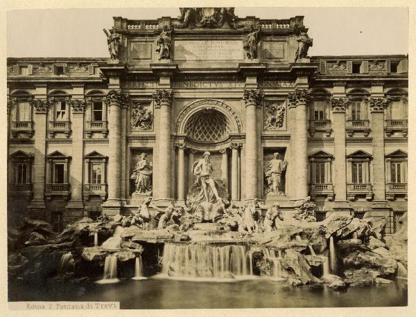 Gruppo scultoreo - Marmo - Fontana di Trevi - 1732-1762 - Nicola Salvi e Giuseppe Pannini - Roma