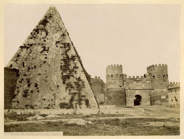 Roma - Mura Aureliane - Piramide di Caio Cestio e Porta San Paolo