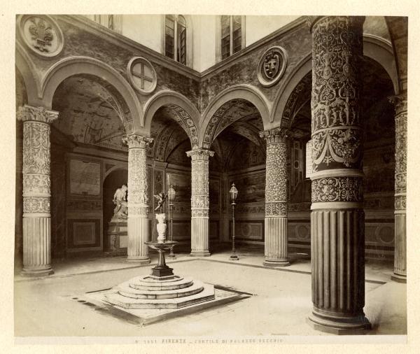 Firenze - Palazzo della Signoria o Palazzo Vecchio - Cortile interno