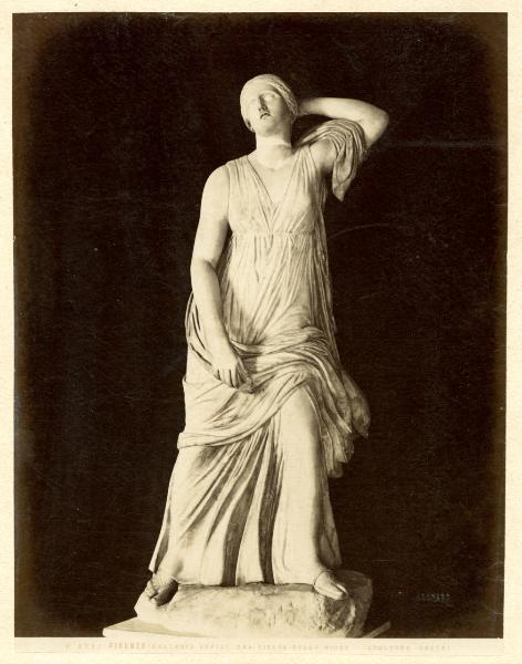 Scultura - Marmo - Figlia di Niobe corrente - Firenze - Galleria degli Uffizi - Sala delle Niobe