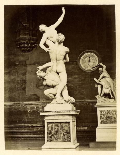 Gruppo scultoreo - Marmo - Ratto delle Sabine - 1574-1580 - Giambologna - Firenze - Piazza della Signoria - Loggia della Signoria o dei Lanzi