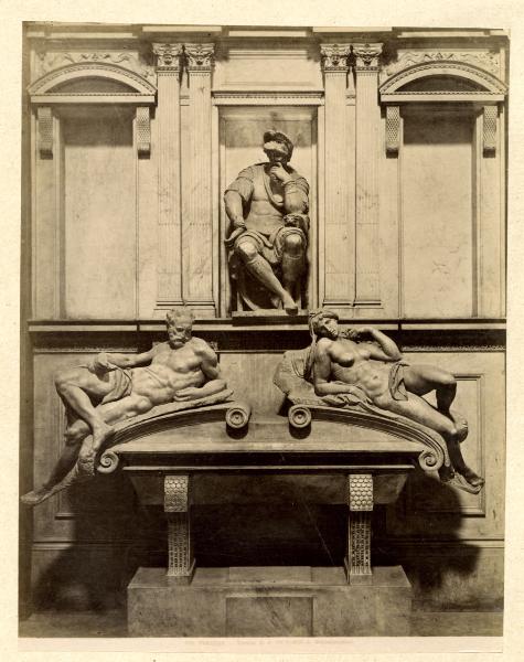 Gruppo scultoreo - Marmo - Tomba di Lorenzo De' Medici Duca di Urbino - Allegorie del Crepuscolo e dell'Aurora - 1520-1534 - Michelangelo Buonarroti - Firenze - Basilica di San Lorenzo - Cappelle Medicee - Sacrestia Nuova