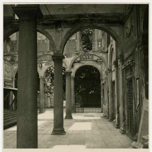 Milano - Palazzo Pertusati Melzi di Cusano - Bombardamenti - 1943