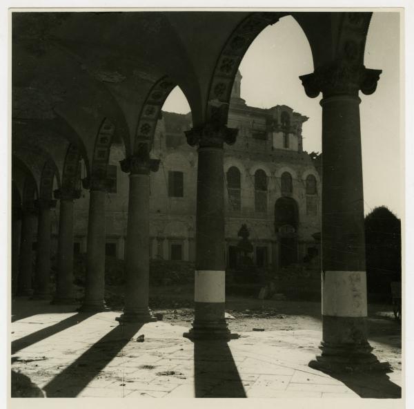 Milano - bombardamenti 1943 - Ca' Granda (ex Ospedale Maggiore) - cortile del Richini