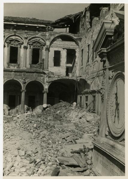 Milano - bombardamenti 1943 - Ca' Granda (ex Ospedale Maggiore)