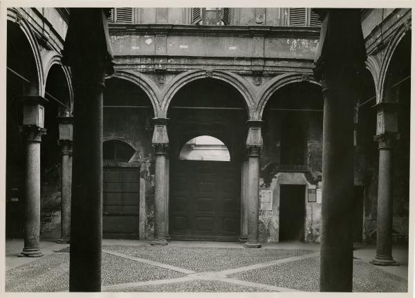 Milano - bombardamenti 1943 - Palazzo Pozzobonelli