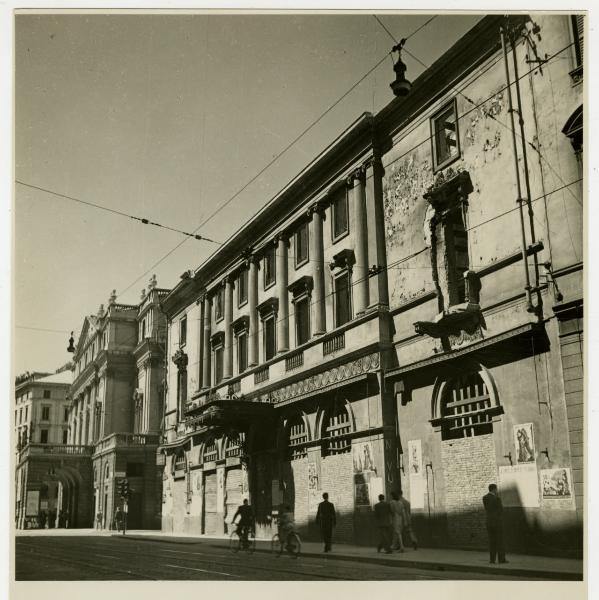 Milano - bombardamenti - via Manzoni (ex Caffè Cova)