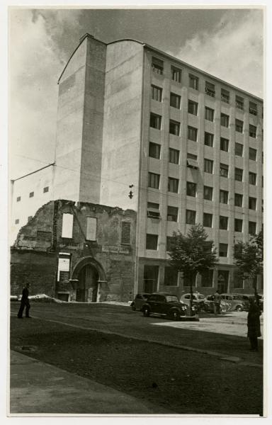 Milano - bombardamenti - resti di Palazzo Sfondrati (piazza Erculea 11, già via Rugabella)