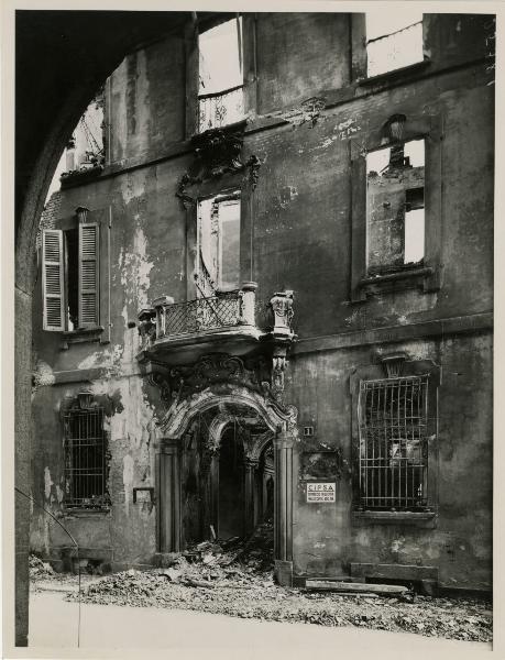 Milano - bombardamenti 1943 - edificio sede del CIPSA - Commercio Industria Pelliccerie Società Anonima