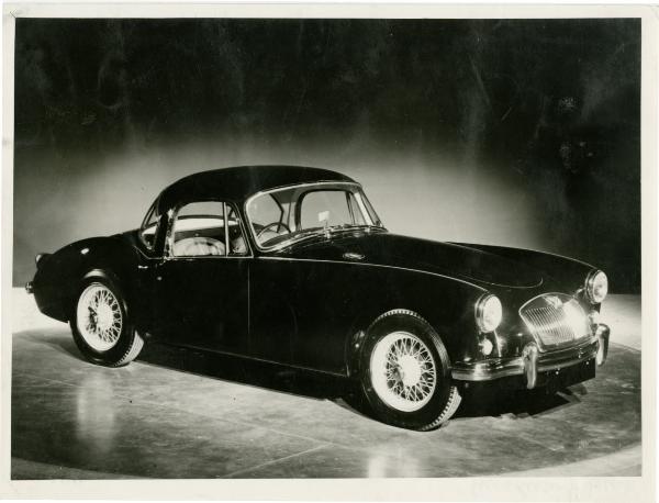 Automobile MGA coupé