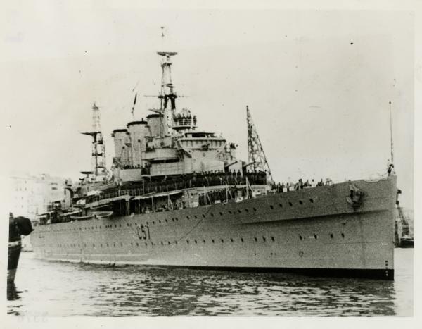 Malta - La Valletta - 1958 - Incrociatore britannico HMS Cumberland