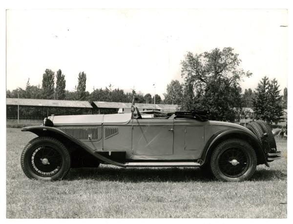 Automobile Lancia Lambda del 1930