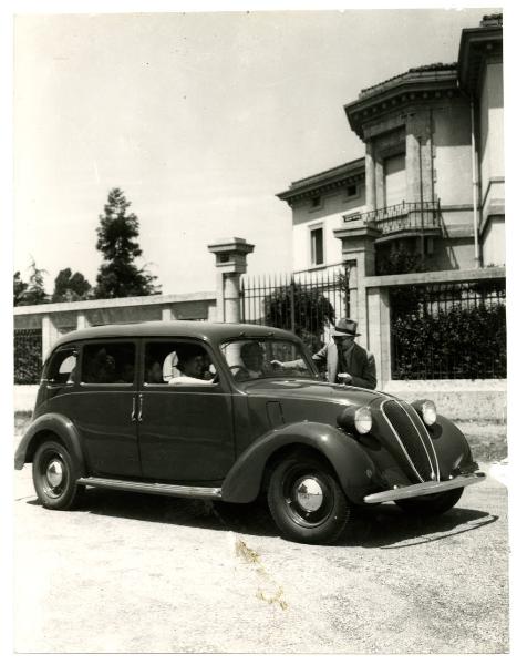 Automobile Fiat 508 L familiare