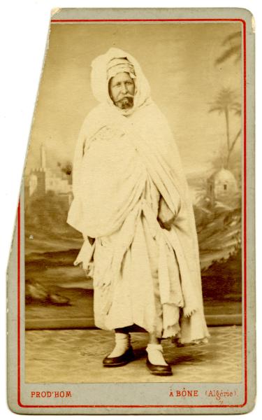 Algeria - Ritratto di uomo in costume tradizionale