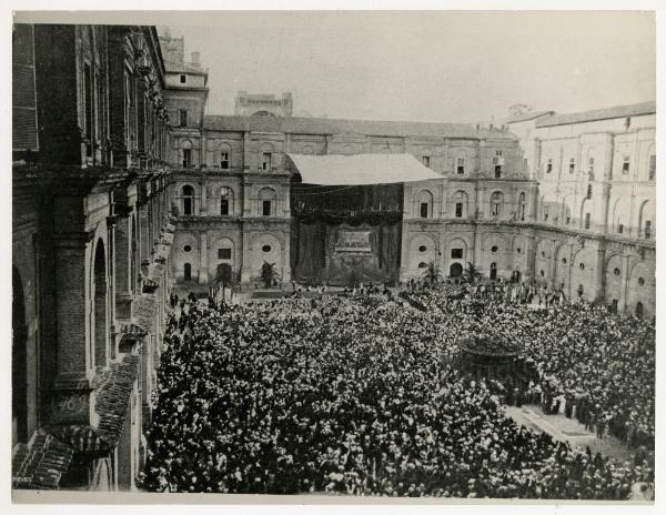 Roma - Benedizione papale nel cortile del Belvedere del Vaticano