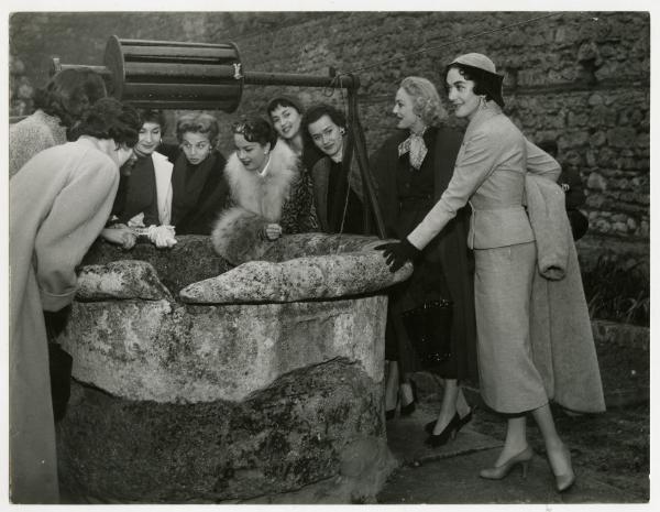 Montecchio Maggiore - Castello della Bellaguardia, detto di Giulietta - Moda - Gruppo di Modelle