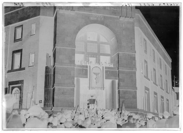 Milano - piazzale Cantore - Scuola Secondaria di Avviamento Professionale Arnaldo Mussolini - ingresso - celebrazioni pubbliche