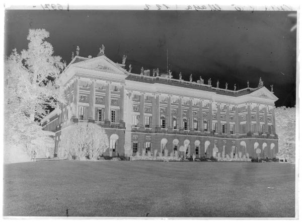 Milano - via Palestro - Villa Reale - giardini