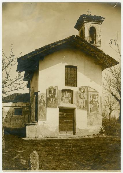 Buguggiate (VA) - Chiesa Oratorio di Santa Caterina da Alessandria di Erbamolle - facciata - affreschi