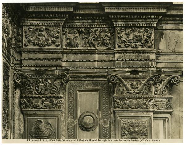 Brescia - Chiesa di Santa Maria dei Miracoli - facciata - dettaglio di capitelli e trabeazione laterali di destra