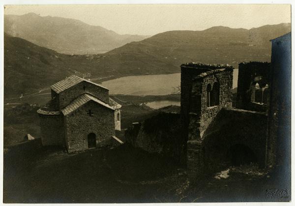 Civate - Oratorio di San Benedetto - Basilica di San Pietro al Monte - Paesaggio - Lago di Annone