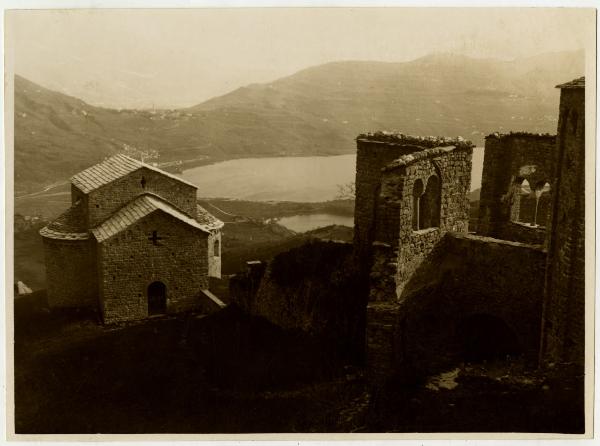 Civate - Oratorio di San Benedetto - Basilica di San Pietro al Monte - Paesaggio - Lago di Annone