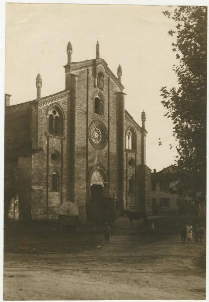 Lodi Vecchio - Basilica di San Bassiano - Facciata - Bambini - Carrozzoni