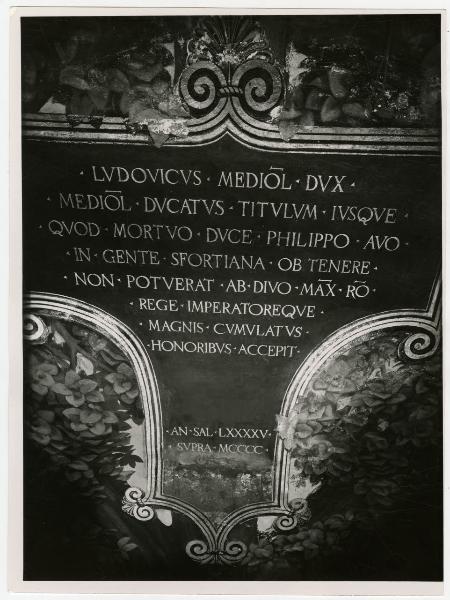 Milano - Castello Sforzesco - Musei Civici - Restauro BBPR (prima fase 1953-1956) - Museo d'Arte Antica - Sala 8 o Sala delle Asse - Lavori di pulitura della volta a cura di Ottemi della Rotta