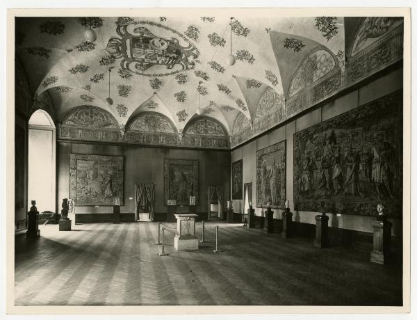 Milano - Castello Sforzesco - Musei Civici - Allestimento Baroni (1948-1953) - Sala 7 (Sala del Gonfalone)