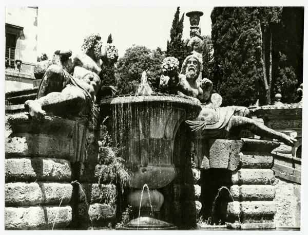 Caprarola - Villa Farnese - Giardini Alti - Fontana del Bicchiere o dei Fiumi