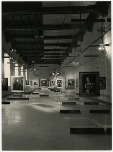 Milano - Castello Sforzesco - Musei Civici - Pinacoteca - Sala XXV (già Sala dell'Elefante, Sala 31 BBPR) - Allestimento M. Garberi - Albini - Helg - Piva (1980)