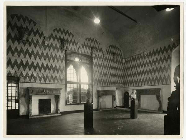 Milano - Castello Sforzesco - Musei Civici - Sala 15 (Sala degli Scarlioni) - Allestimento Baroni (1948-1953)