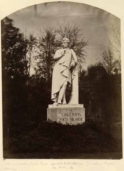 Milano - Giardini pubblici - Monumento a Carlo Porta