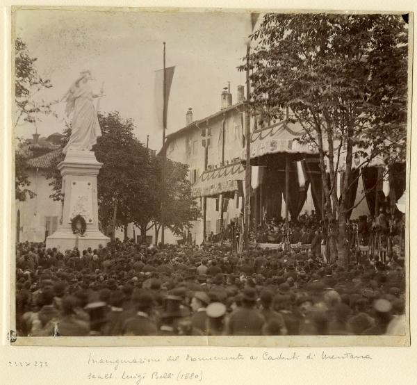 Milano - Piazza Mentana - Monumento ai caduti di Mentana - palco d'onore