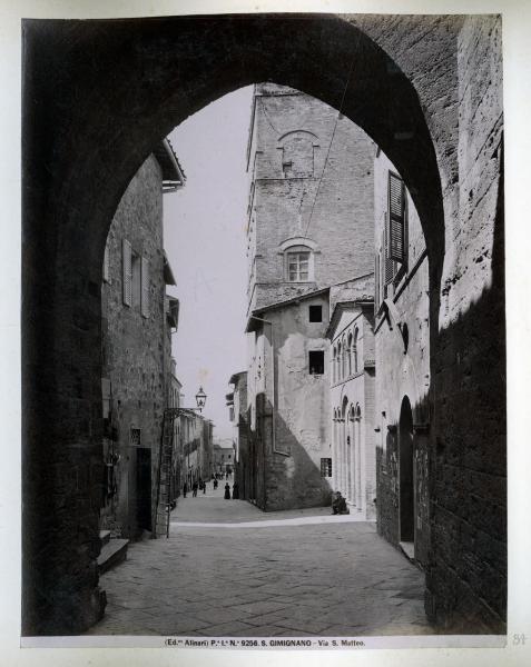 Italia - Toscana - S. Gimignano - Via S. Matteo - Arco della Cancelleria