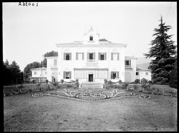 Piemonte - Lesa - Villa Noseda - facciata