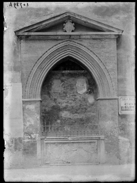 Emilia-Romagna - Bologna - chiesa di San Giacomo Maggiore - portale