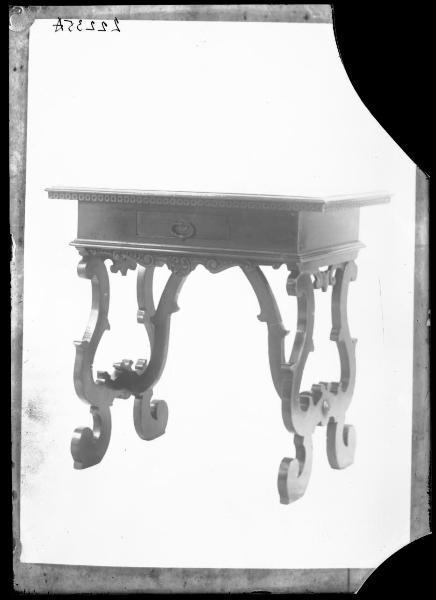 Mobili - tavolo cinquecentesco - Raccolte artistiche del Castello Sforzesco - Museo del Mobile - Milano