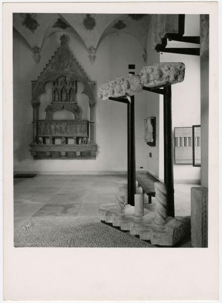 Milano - Castello Sforzesco - Musei Civici - Museo d'Arte Antica - Allestimento BBPR (1956) - Sala 4