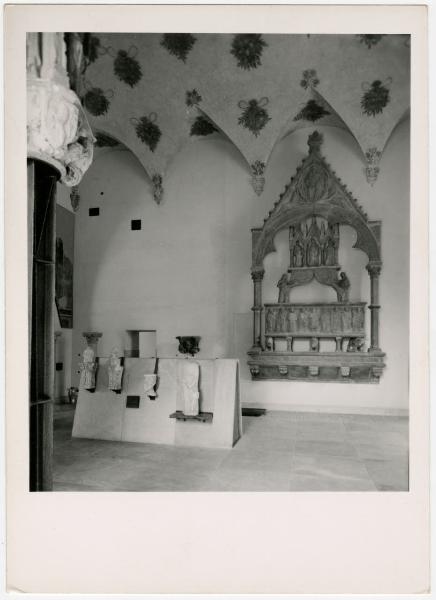 Milano - Castello Sforzesco - Musei Civici - Museo d'Arte Antica - Allestimento BBPR (1956) - Sala 4