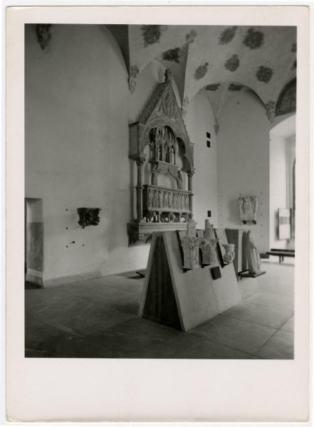 Milano - Castello Sforzesco - Musei Civici - Museo d'Arte Antica - Allestimento BBPR (1956) - Sala 4