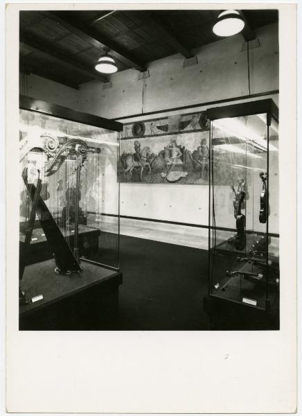 Milano - Castello Sforzesco - Musei Civici - Rocchetta - Museo degli strumenti musicali - Sale 34-37 - Allestimento BBPR (1963)