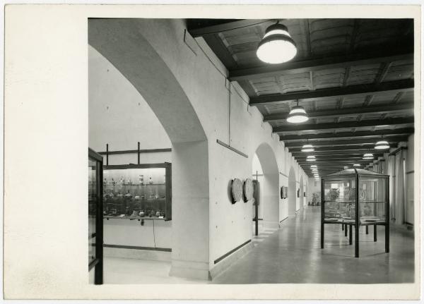 Milano - Castello Sforzesco - Musei Civici - Rocchetta - Museo d'arti applicate, porcellane e maioliche - Sala 29, 30 - Allestimento BBPR (1963)