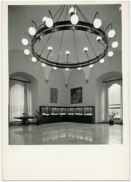 Milano - Castello Sforzesco - Rocchetta - Sala del Tesoro - Allestimento BBPR (1963) - Lampadario