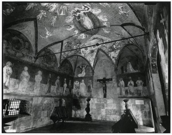 Milano - Castello Sforzesco - Allestimento Baroni - Sala XII (Cappella Ducale) - Parete e volta affrescate - Annunciazione e santi, volta con Resurrezione di Cristo