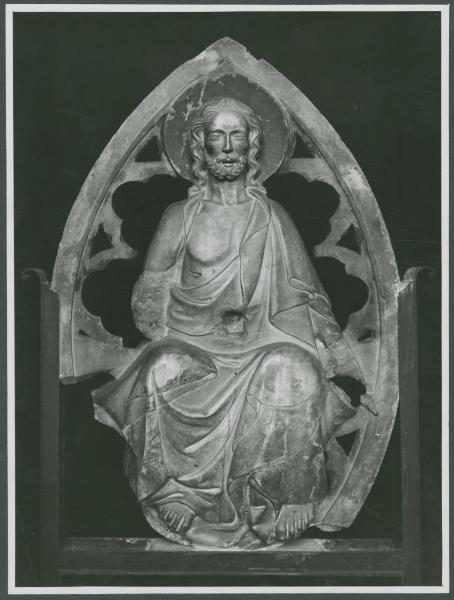 Scultura - Mandorla con Cristo benedicente e la Madonna Assunta sul retro (cat. 385, inv. 813) di maestro toscano - XIV sec. - Milano - Castello Sforzesco - Musei Civici - Museo d'Arte Antica - Sala 3 (Cappella di San Donato)